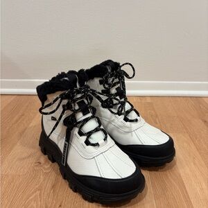 UGG Adirondack Meridian boots